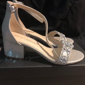 Betsy Johnson Mel Block Heel Dress Sandals size 8.5